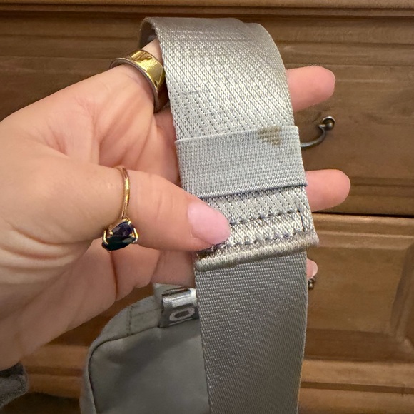 lululemon athletica women's Fanny pack / cross body - Picture 7 of 9